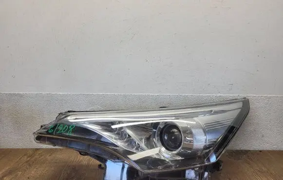 Toyota Avensis T270 Headlight/headlamp 0536