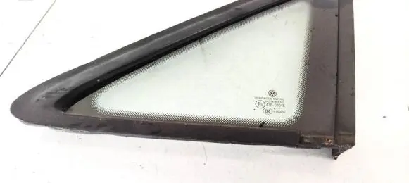 Volkswagen Touran I Front triangle window/glass AS2