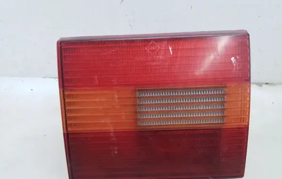 Volkswagen PASSAT B4 Tailgate rear/tail lights