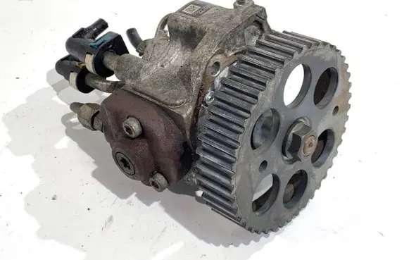 Opel Astra J Fuel injection high pressure pump 55586499