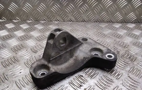 Volkswagen Transporter - Caravelle T5 Engine mounting bracket 7H0199207B