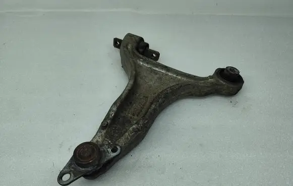 Volvo XC70 Front lower control arm/wishbone 5160500025