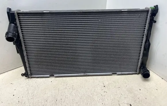 BMW 1 E81 E87 Coolant radiator 7788903 3052883