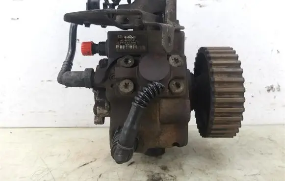 Ford Focus C-MAX Fuel injection high pressure pump 9656300380