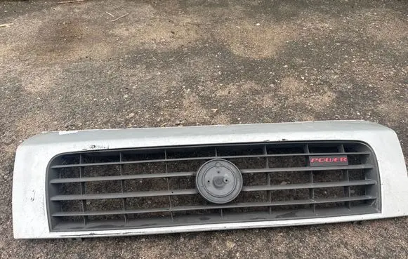 Front bumper upper radiator grill