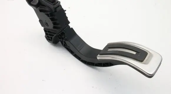 Audi A4 S4 B9 8W Accelerator throttle pedal 8W1723523A