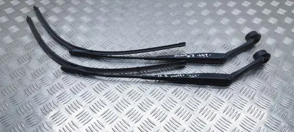 Front wiper blade arm