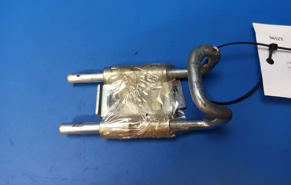 Jaguar XJS Loading door lock loop/hook striker 