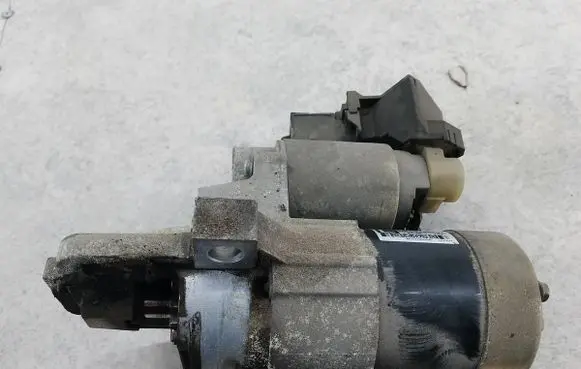 Mazda 5 Starter motor M000T90981