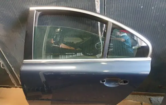 Volvo S80 Rear door