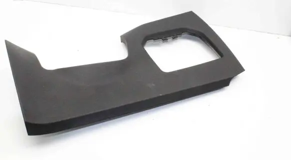 BMW 1 F40 Dashboard glove box trim 6823175