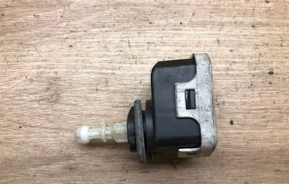 Opel Vectra C Headlight level adjustment motor 007878