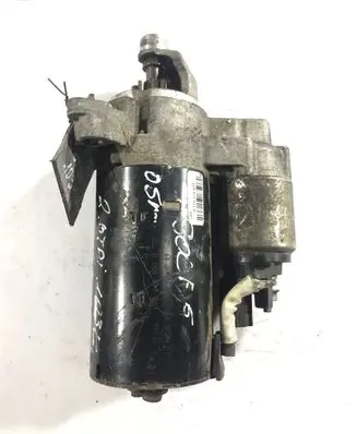 Volkswagen Golf V Starter motor 059911021D 0001109361