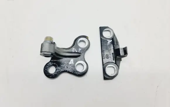 Volvo S60 Front door lower hinge 