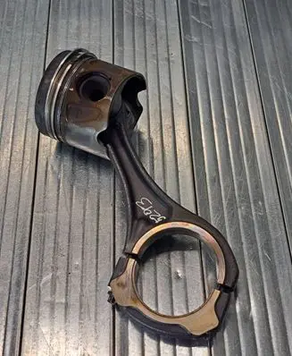 Mercedes-Benz R W251 Piston with connecting rod 8340E