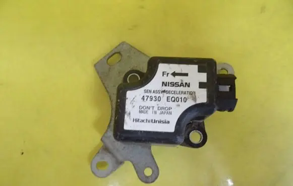 Nissan X-Trail T30 ESP acceleration yaw rate sensor 47930EQ010