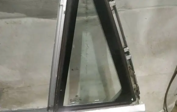BMW 3 E90 E91 Rear vent window glass AS2