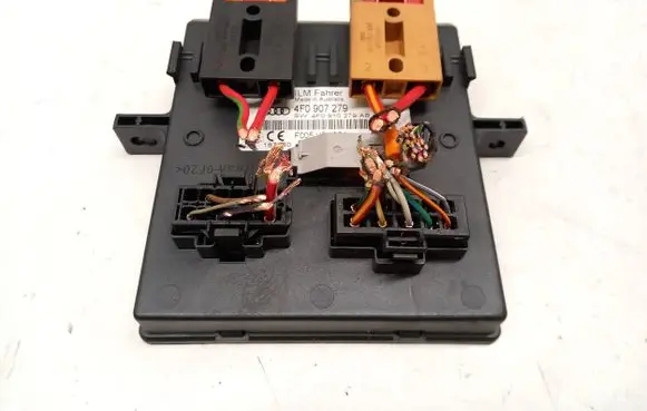 Audi A6 S6 C6 4F Comfort/convenience module 4F0907279 4F0910279AE F005V01054