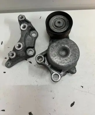 Jeep Grand Cherokee Alternator belt tensioner 