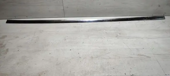 Mercedes-Benz E W124 Rear bumper trim bar molding 