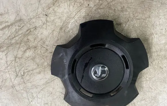 Opel Vivaro R16 wheel hub/cap/trim 93866156