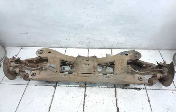 Toyota Avensis T270 Rear subframe 
