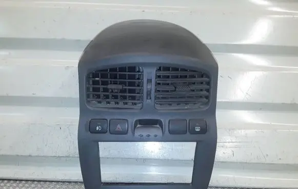 Hyundai Santa Fe Dash center air vent grill 