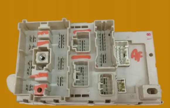 Toyota RAV 4 (XA20) Fuse box set 82733-4261