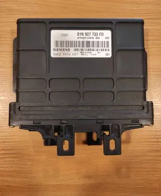 Volkswagen PASSAT B5.5 Gearbox control unit/module 01N927733FD