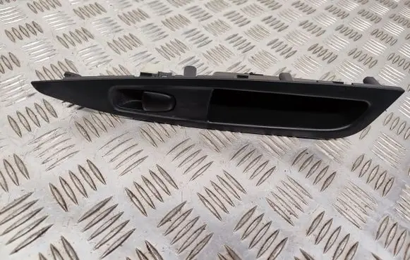 Nissan Qashqai Electric window control switch 829604EA0AX