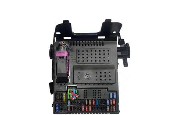 Volvo XC70 Fuse module 30786889