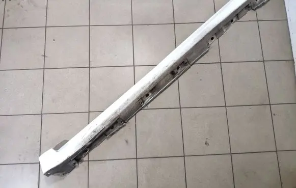 Toyota Avensis T270 Sill 7585205050