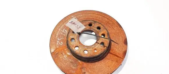 Volkswagen Jetta V Front brake disc ventiliuojamas