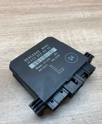 Mercedes-Benz C W203 Door control unit/module 2038206526 351369