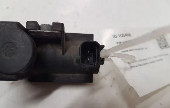 Toyota RAV 4 (XA30) Vacuum valve 258190R011
