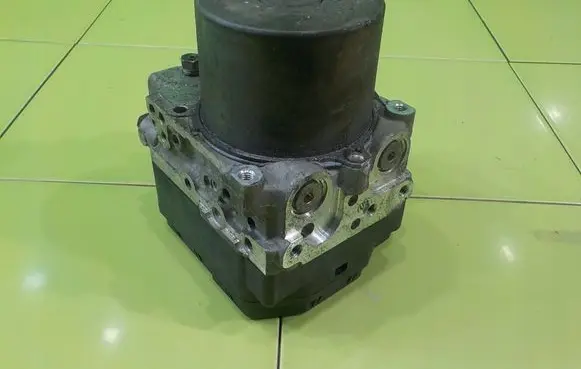 Toyota Urban Cruiser (XP110) ABS Pump 8954152A00