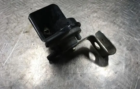 BMW 5 E39 Horn signal 703881157 024148 CH213