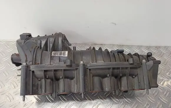 BMW 1 E81 E87 Intake manifold 7798885