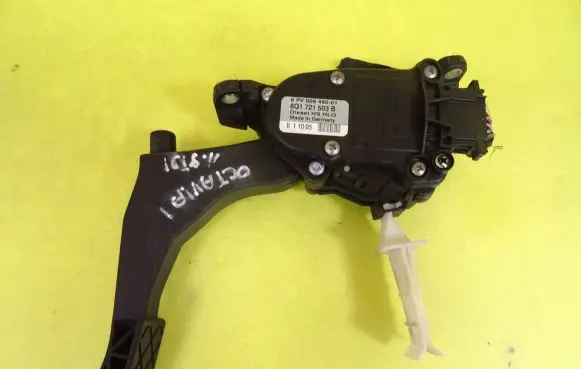 Skoda Octavia Mk1 (1U) Accelerator throttle pedal 6Q1721503B