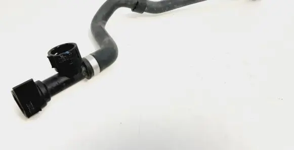 BMW 5 G30 G31 Engine coolant pipe/hose 8602616