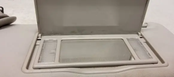 Toyota Avensis T250 Sun visor