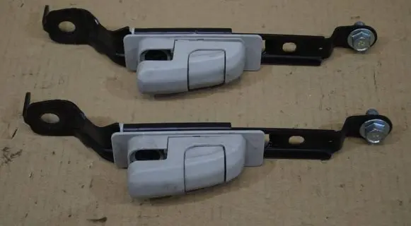 Mazda CX-5 Seat belt height adjuster 