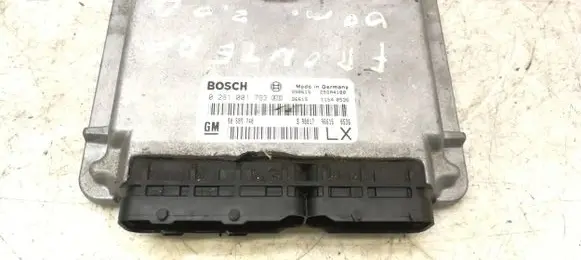 Opel Frontera B Engine control unit/module 90589740 28SA4100 0281001793