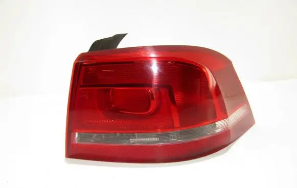 Volkswagen PASSAT B7 Rear/tail lights 3AE945096F