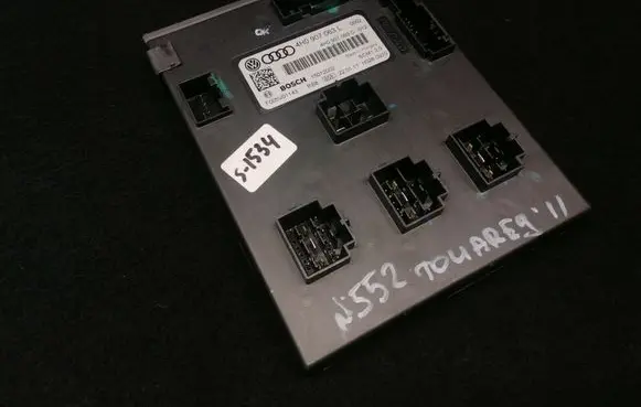 Volkswagen Touareg II Comfort/convenience module 4H0907063L