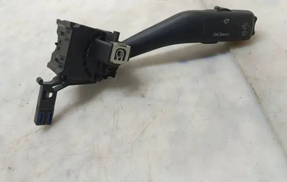Volkswagen Golf V Wiper control stalk 1K0953519A 01203506 20350651435484