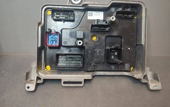 Tesla Model Y Comfort/convenience module 186675020B P186675020B 149731900E