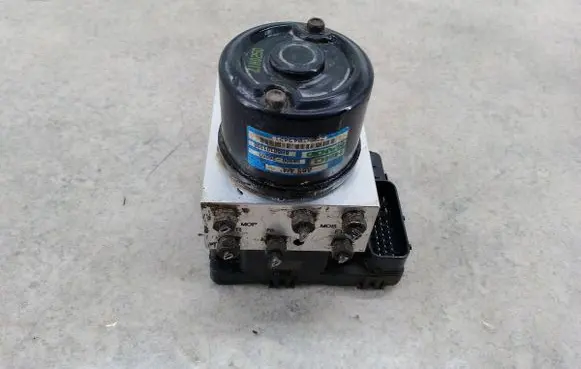 Hyundai Santa Fe ABS Pump 