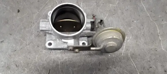 Nissan King Cab Throttle body valve 