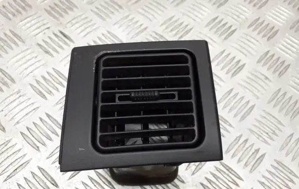 Ford Focus Dashboard air vent grill cover trim 